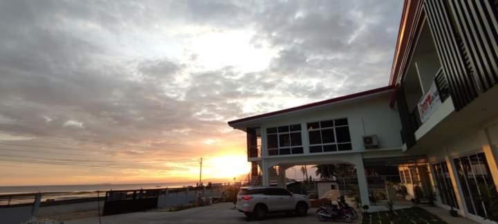 Elnora Delmar Travellers Inn Siquijor Eksteriør bilde